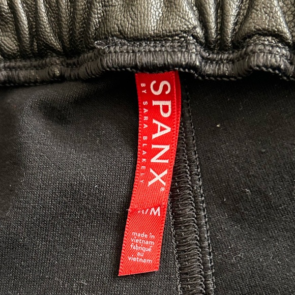 Spanx Faux Leather Jogger Pants Black High Rise Elastic Waist Women’s Sz Medium - Picture 5 of 7